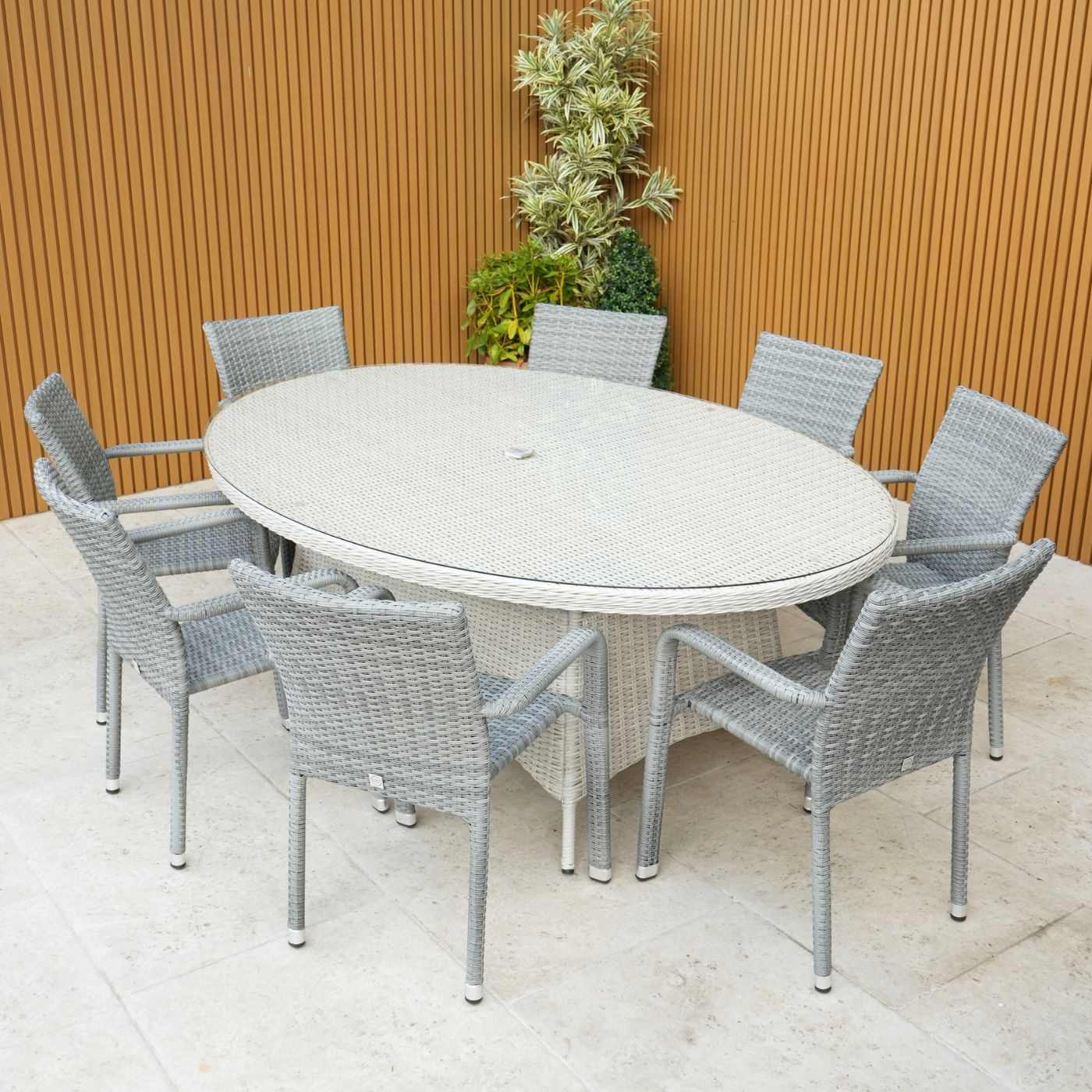Roma 8 Seat Oval Table Set with 8 Oliveira Chairs