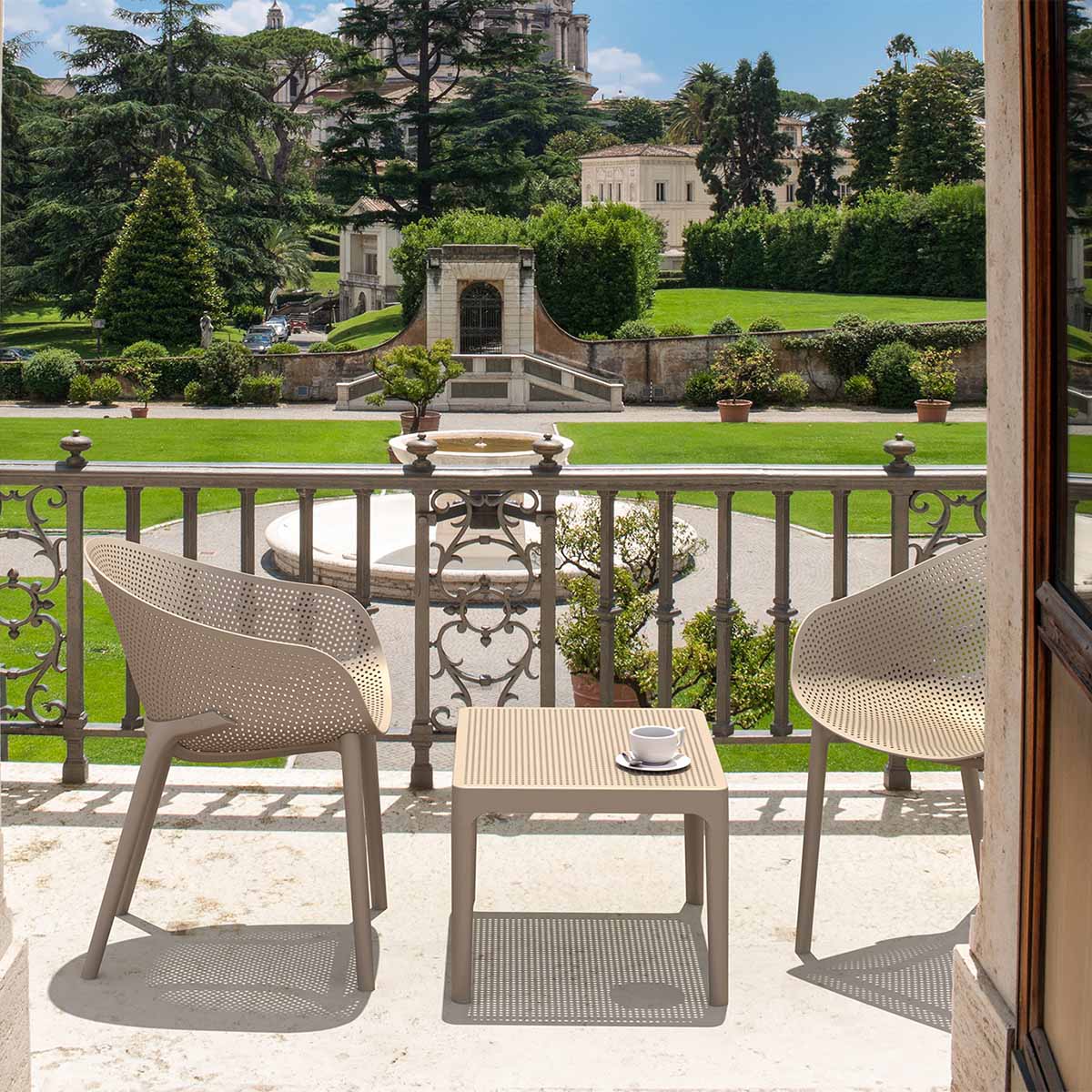 2 Sky Chairs with Side Table in Taupe
