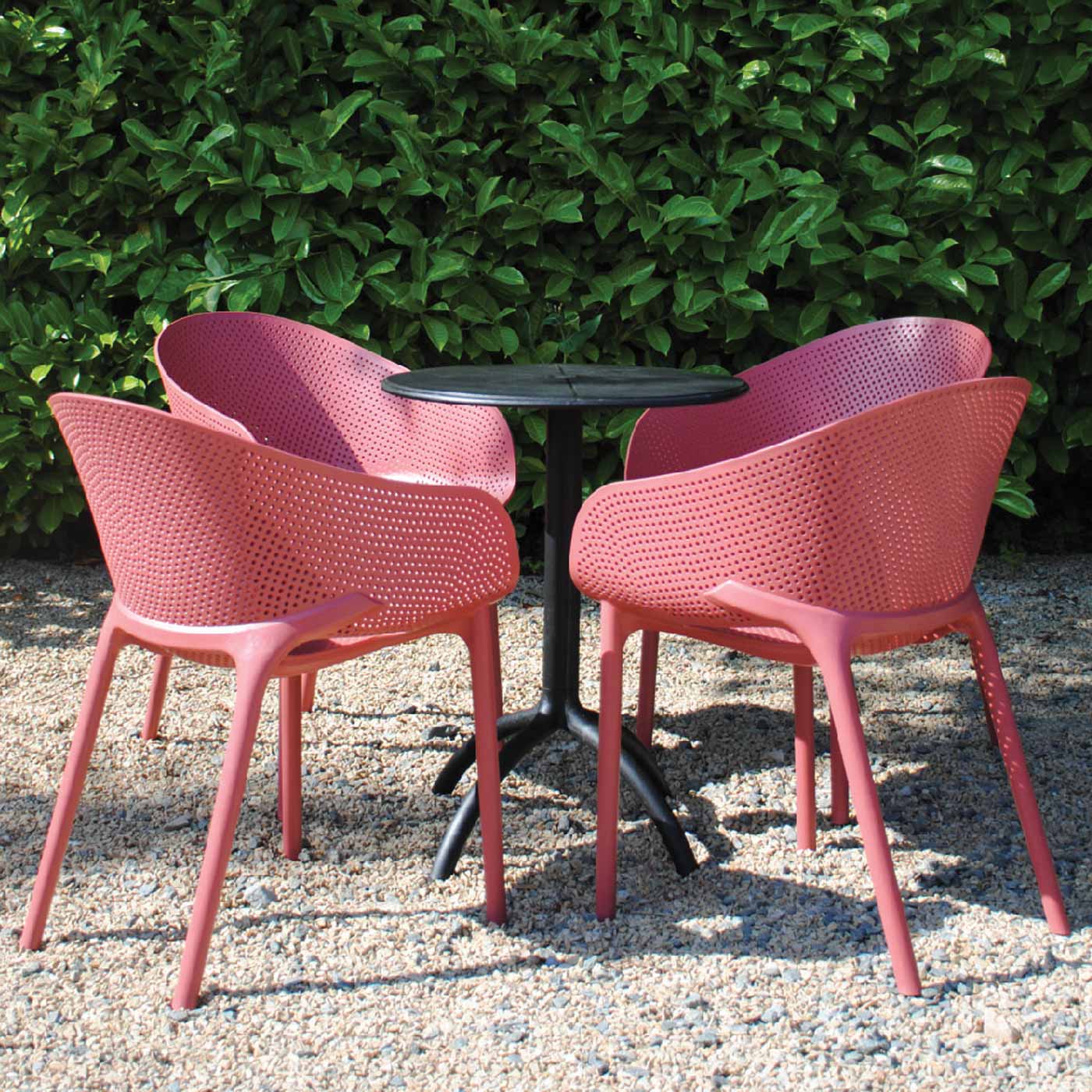 4 Seater Octopus Table in Black with Sky Chairs in Marsala