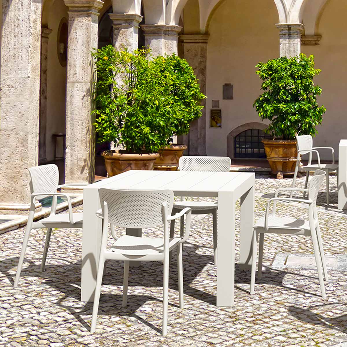 Vegas 4 to 6 Seat Rectangular Table with 4 Loft Chairs in White