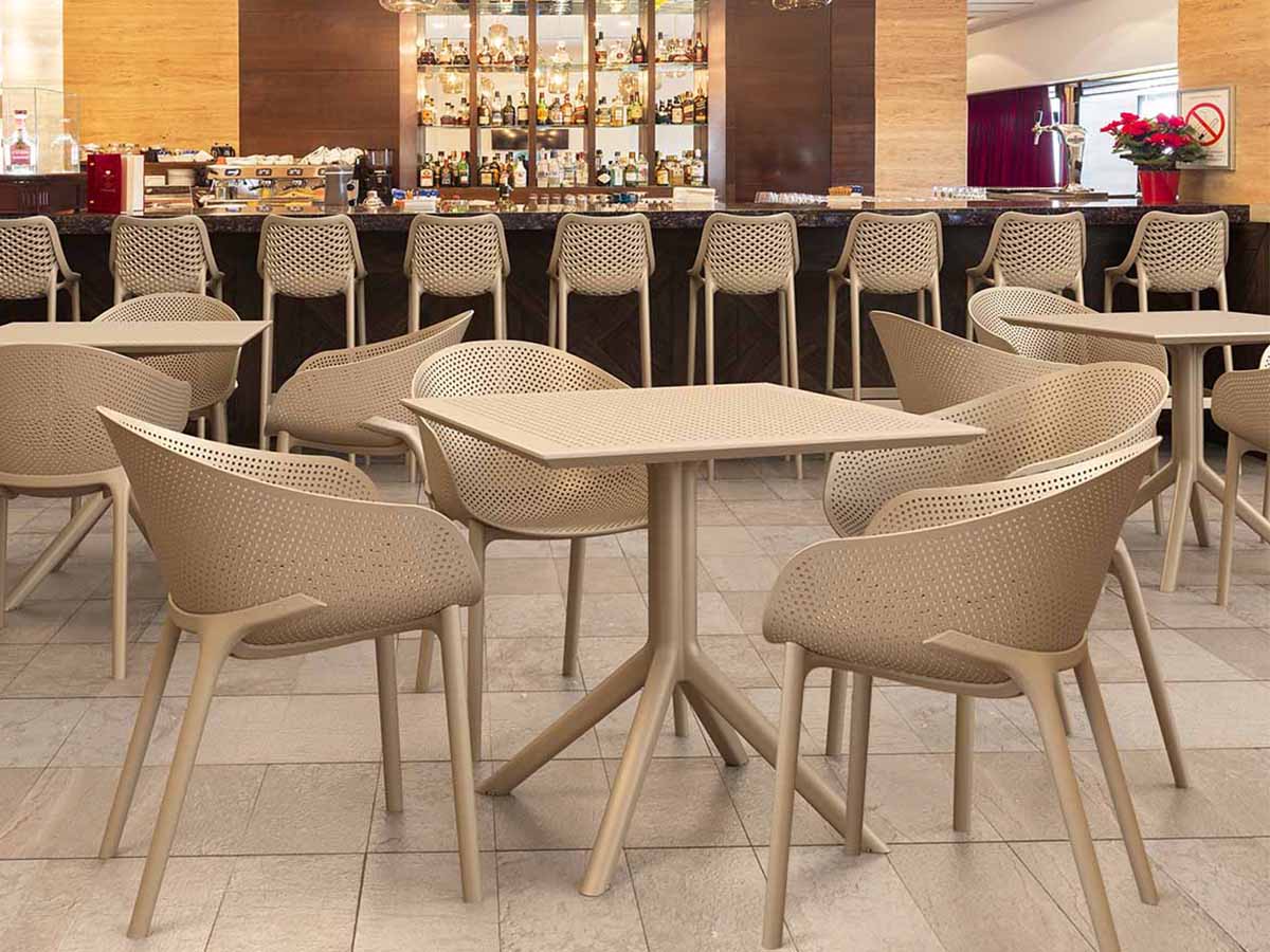 4 Sky Chairs and Sky 80 Set in Taupe