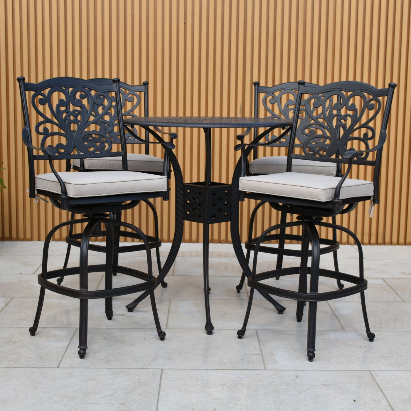 Amalfi 4 Seater Bar Set With Hampshire Bar Stool in Bronze