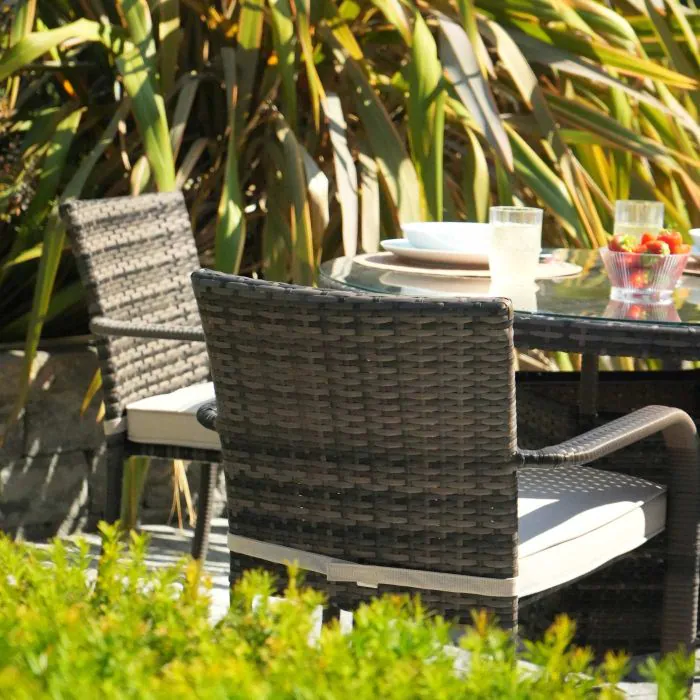 Cairo 8 Seat Oval Set with Stacking Chairs