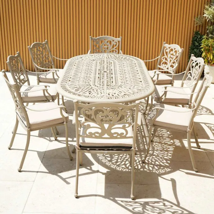 Hampshire 8 Seater Oval Cast Aluminium Set in Sahara