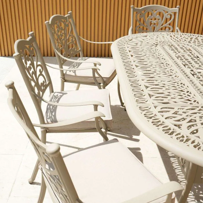 Hampshire 8 Seater Oval Cast Aluminium Set in Sahara