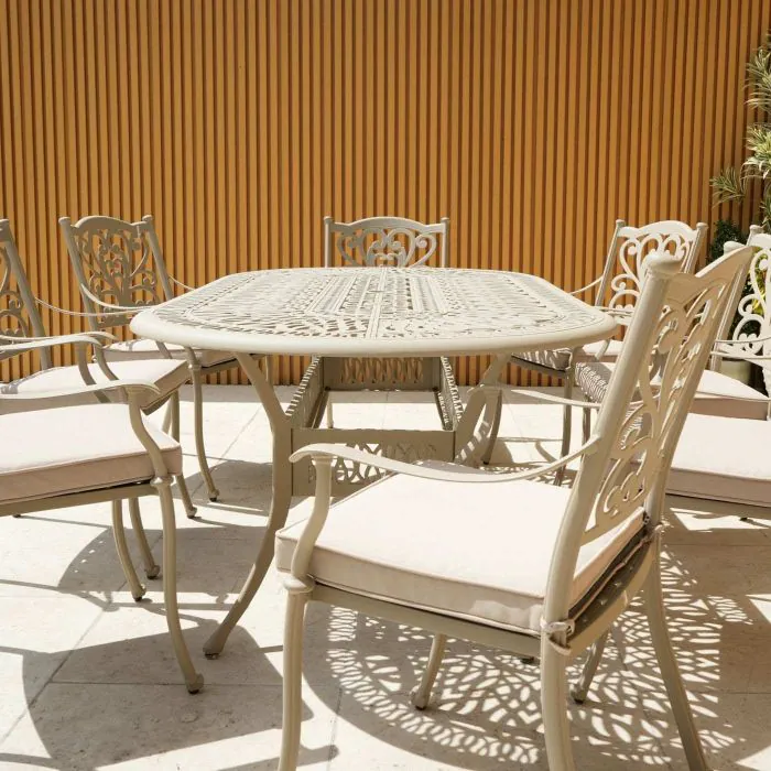 Hampshire 8 Seater Oval Cast Aluminium Set in Sahara