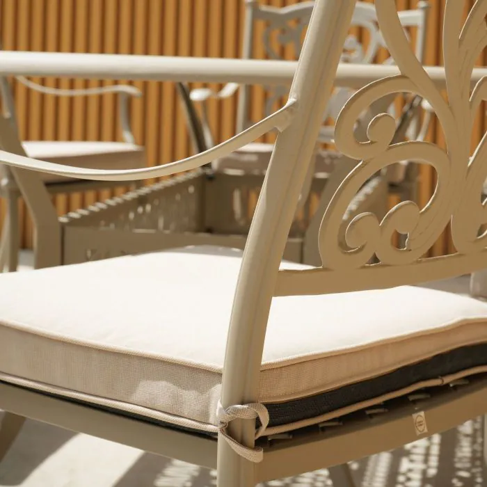 Hampshire 8 Seater Oval Cast Aluminium Set in Sahara