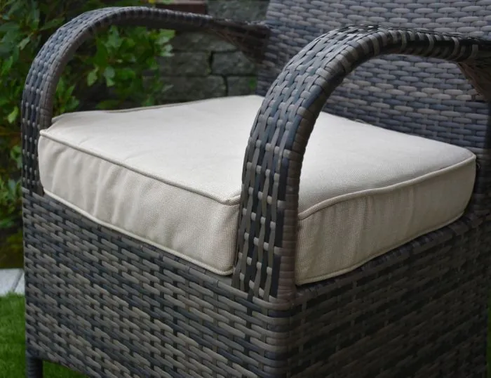 Cairo 4 Seat with Back Cushions and Dalkey Table