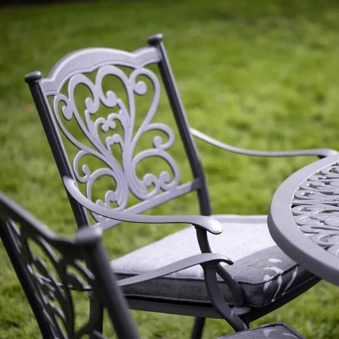 Sapphire Hampshire 4 Seater Round Cast Aluminium Dining Set in Grey