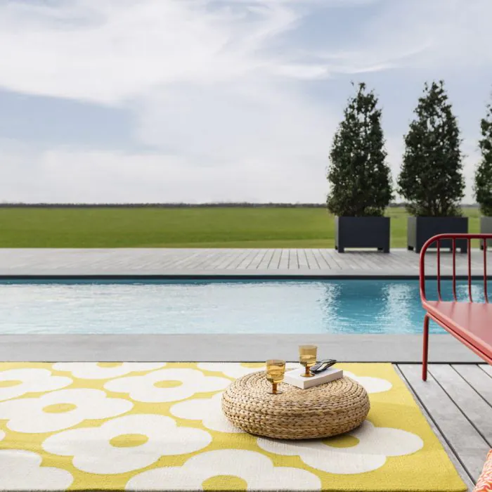 Outdoor Orla Kiely Flower Dandelion Carpet (140cm x 200cm)