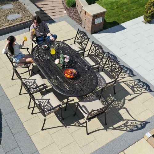 Hampshire 8 Seater Oval Cast Aluminium Set in Bronze 