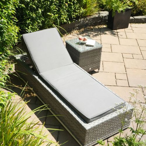 California Sunlounger with Side Table