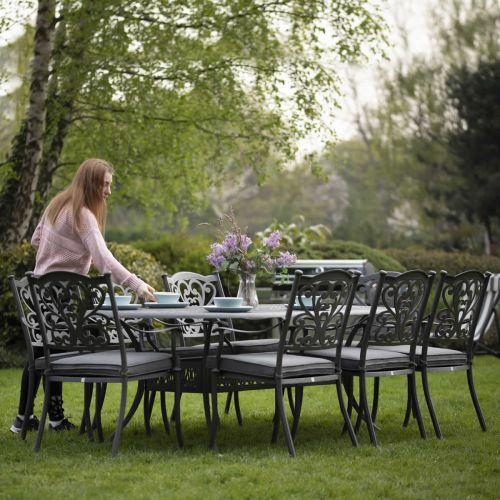 Hampshire 8 Seater Oval Cast Aluminium Set in Grey 