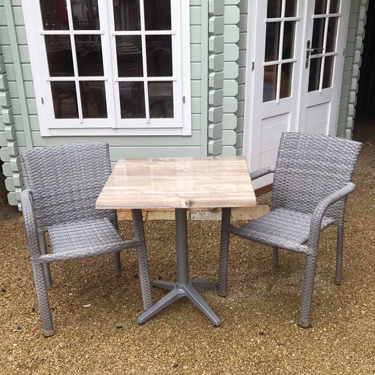 Kentucky Table with 2 Oliveria Grey Chair