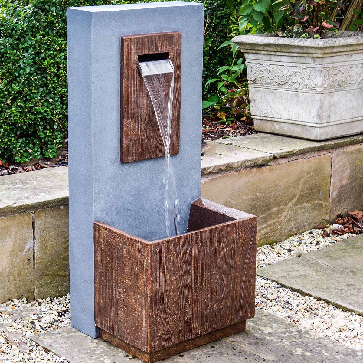 Outdoor Contemporary 81cm Rust Water Feature