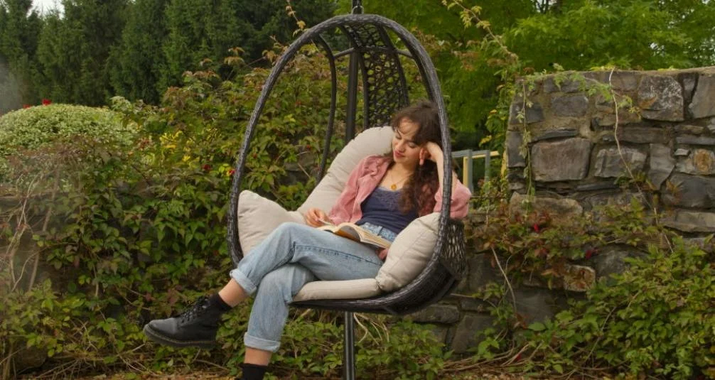 Rattan Hanging Egg Chair in Garden Scene 
