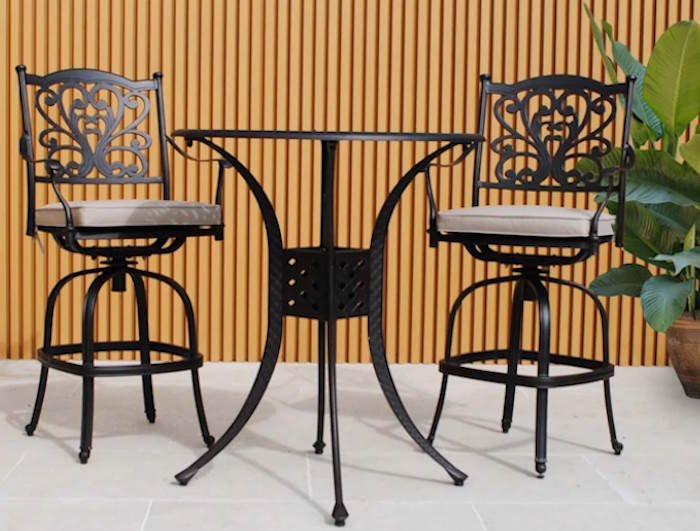 versatile cast aluminium bistro furniture